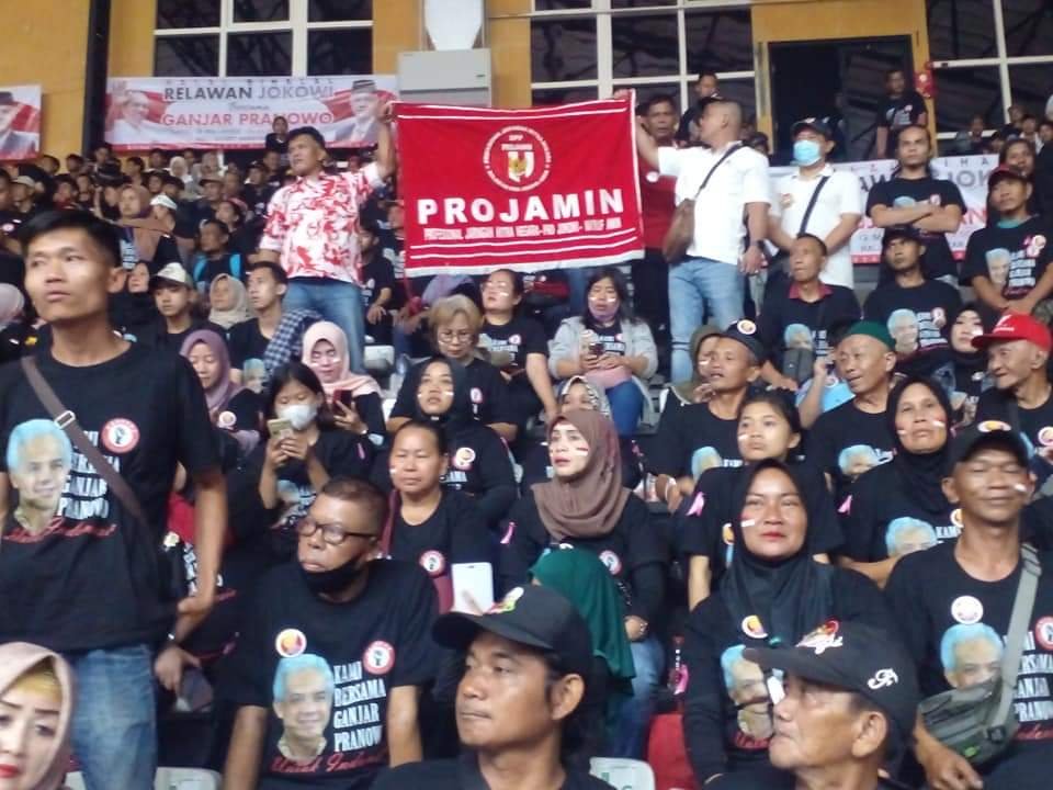 Bendera Projamin Berkibar Di Acara Halal Bihalal Relawan Jokowi bersama Ganjar