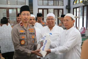 Wakapolda Sumut Safari Subuh Ke Mesjid Ar – Raudhah sekaligus Giat Jumat Berkah