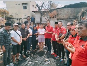 Hasyim,SE bersama DPC PDI Perjuangan Berikan Bantuan Kepada Korban Kebakaran