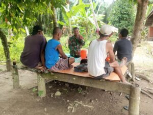 Babinsa Komsos Dengan Warga Binaan