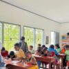 Tim TNI AL Melaksanakan kegiatan Belajar Mengajar Ruma Pintar Kampung Bahari Nusantara (KBN)