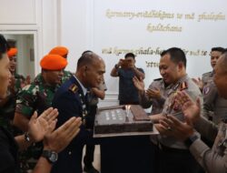 Wujud Sinergisitas TNI-Polri, Kapolrestabes Medan Sambangi Mako Menhanud 1 Pasgat pada Peringatan HUT Ke-81 TNI