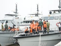 TUMBUHKAN JIWA BAHARI DI ATAS GELADAK KAPAL PERANG : RATUSAN PELAJAR KOBARKAN SEMANGAT CINTA LAUT DI KODAERAL I