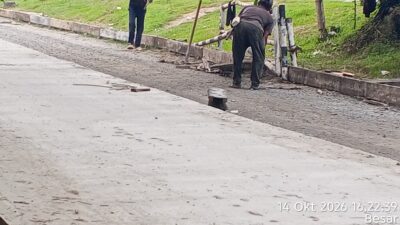 Proyek Jalan di Pinggir Danau Laguna Martubung Diduga Abaikan K3, Pekerja Terlihat Tanpa  Safety
